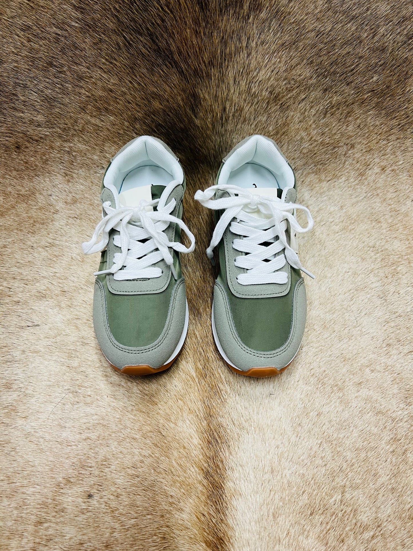 VERY G JOEL OLIVE SNEAKER