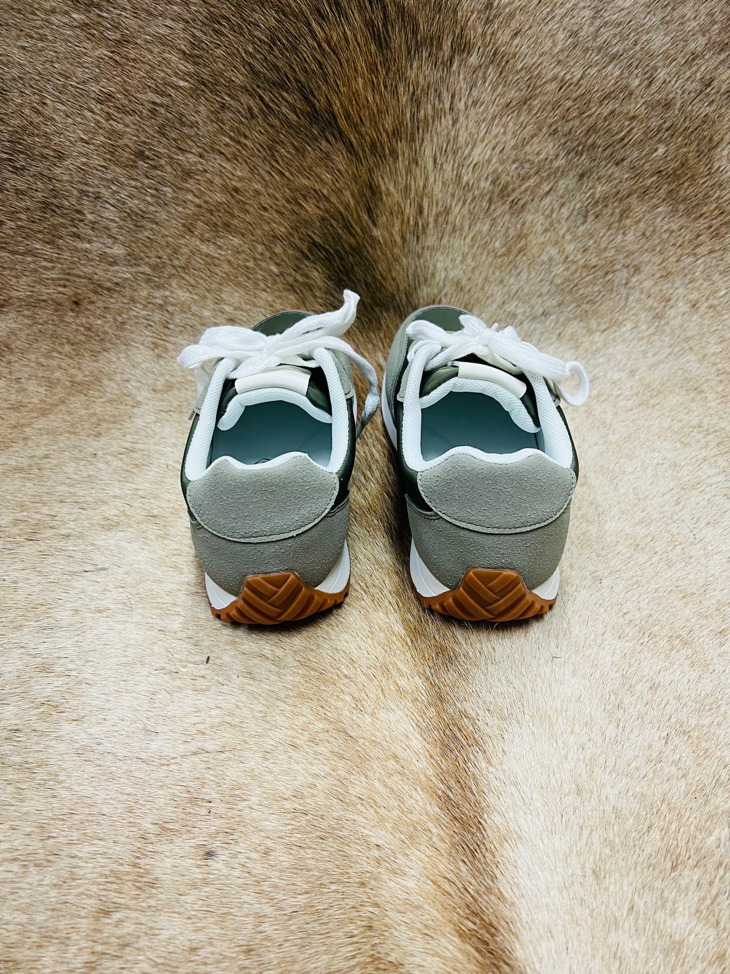 VERY G JOEL OLIVE SNEAKER