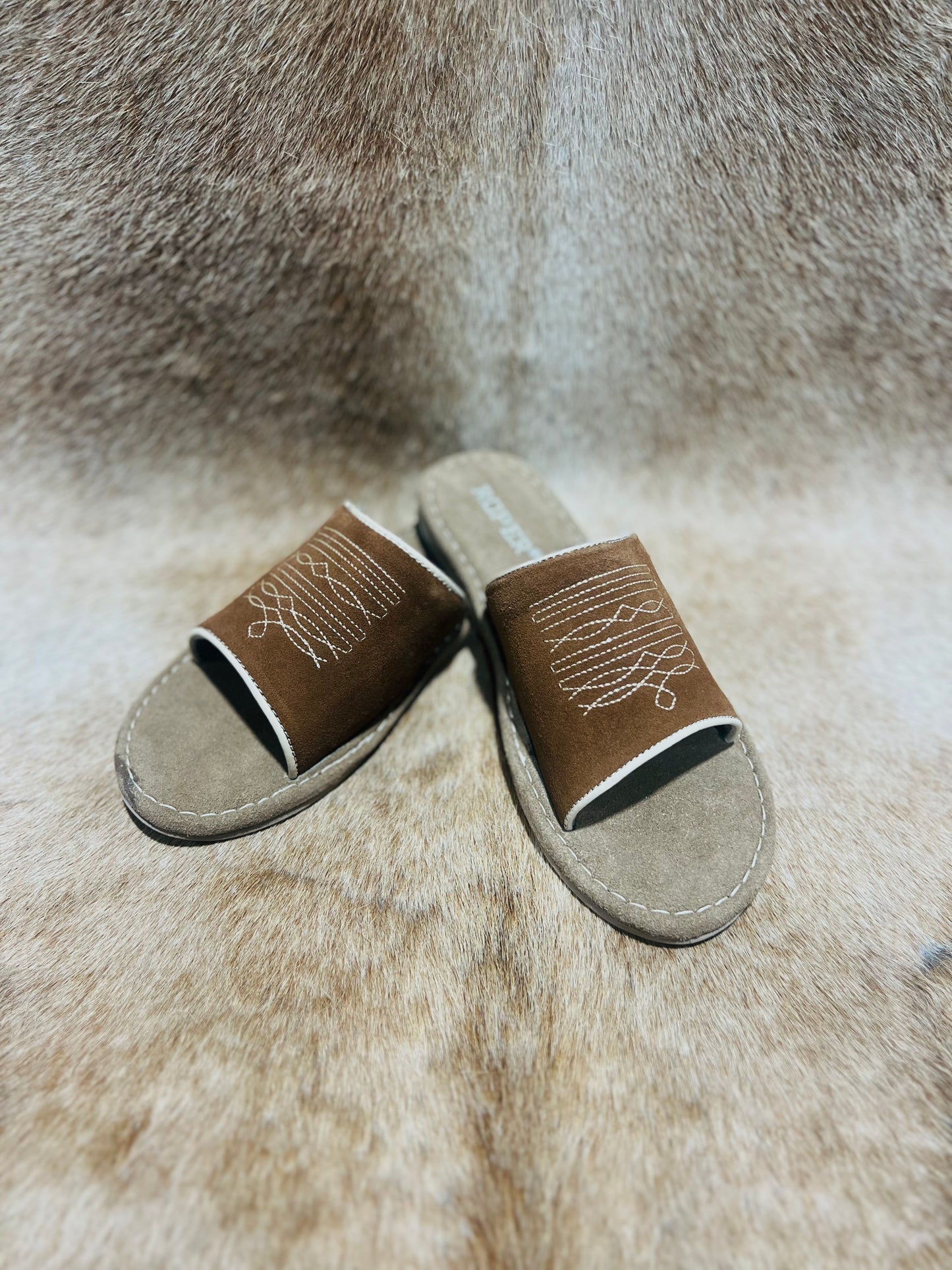 COW SUEDE TAN SANDAL