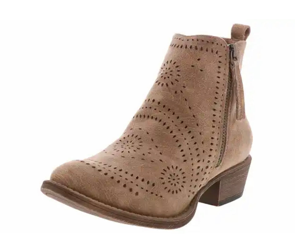 Very G Lisette Beige Low Boot