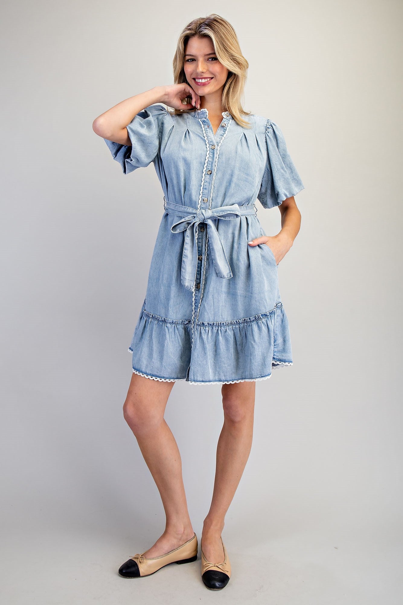 LACE TRIMMED CHAMBRAY DRESS