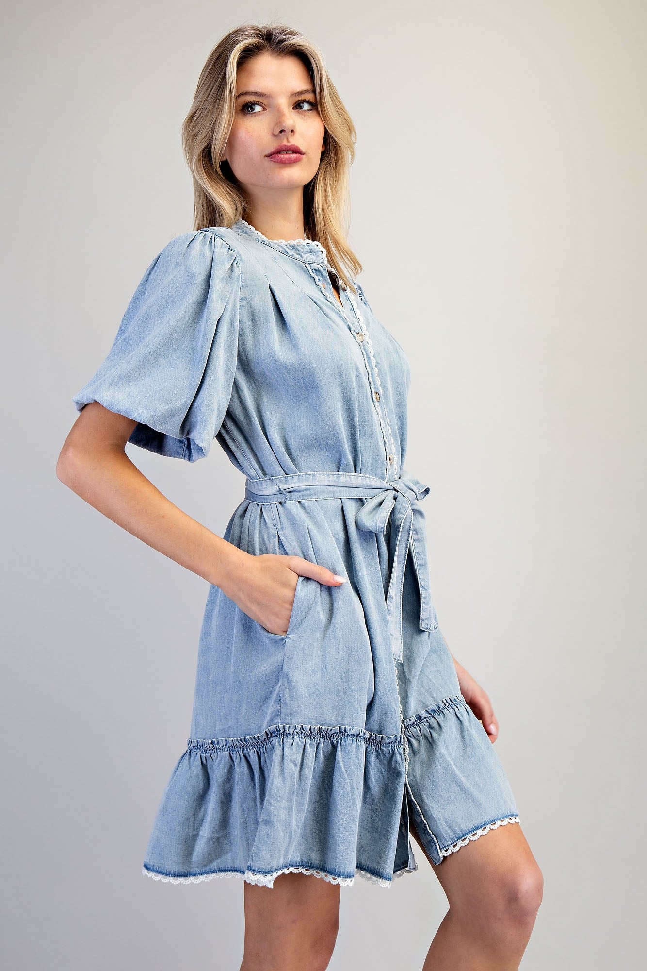 LACE TRIMMED CHAMBRAY DRESS