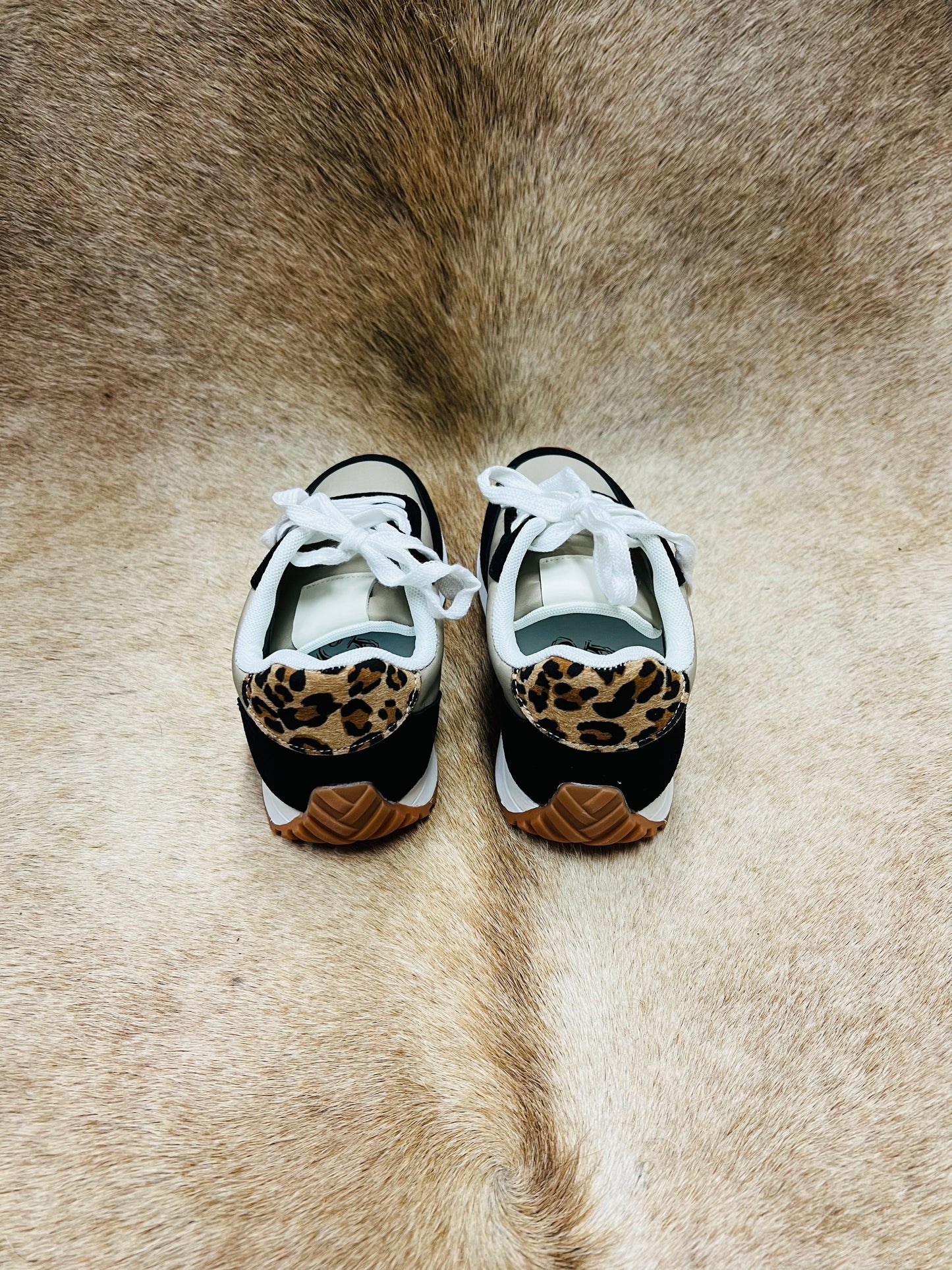 VERY G JOEL LEOPARD SNEAKER
