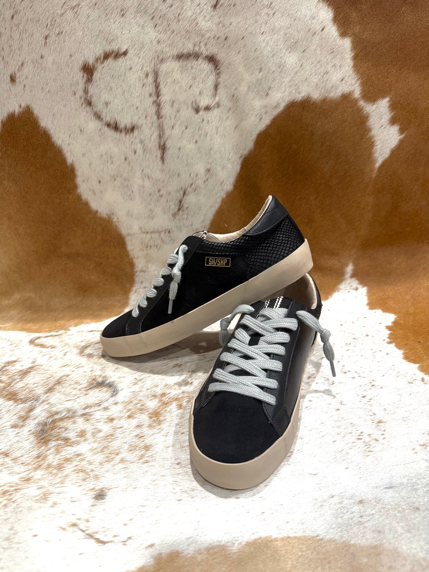 REBEL BLACK SNEAKER