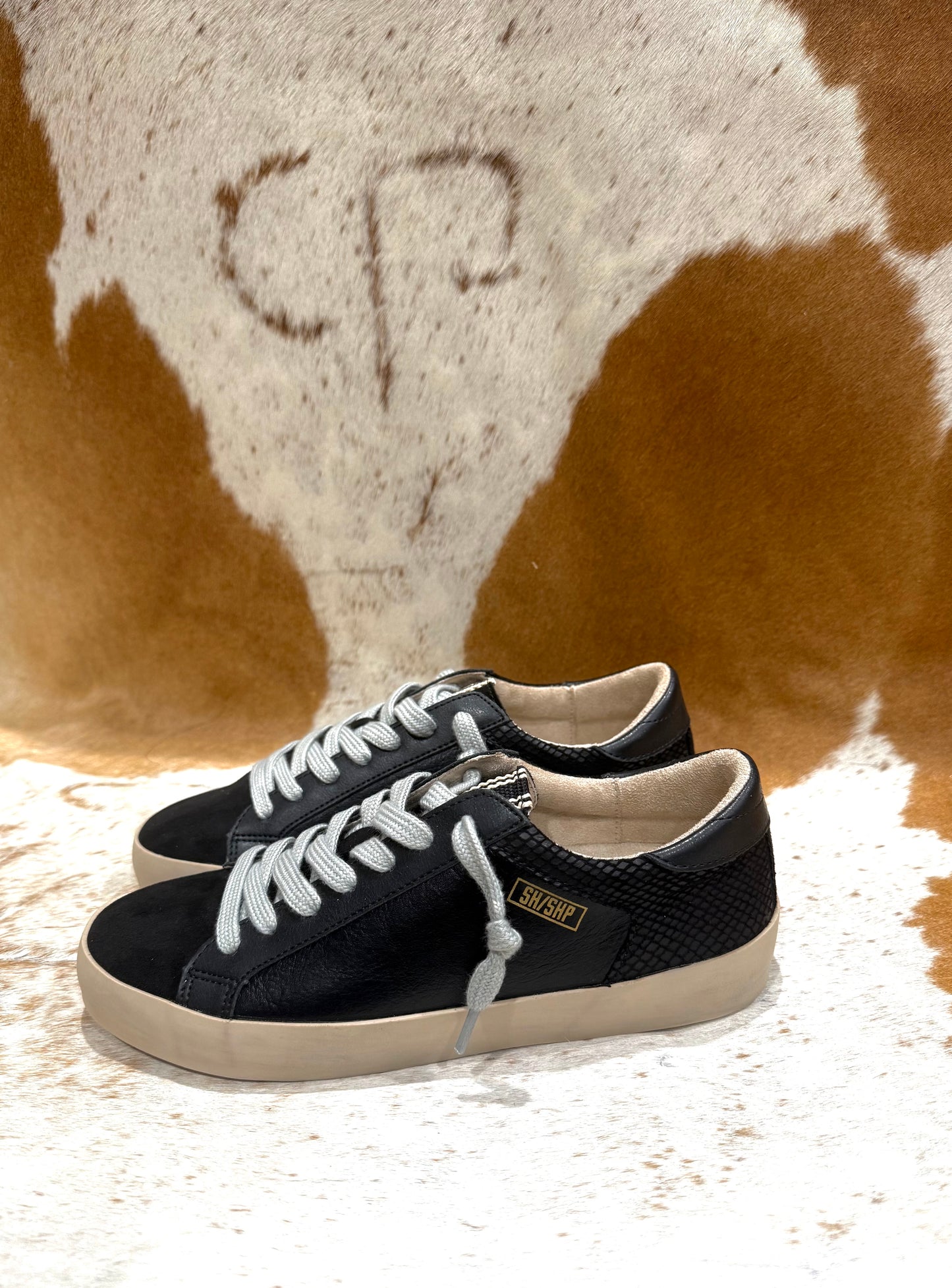 REBEL BLACK SNEAKER