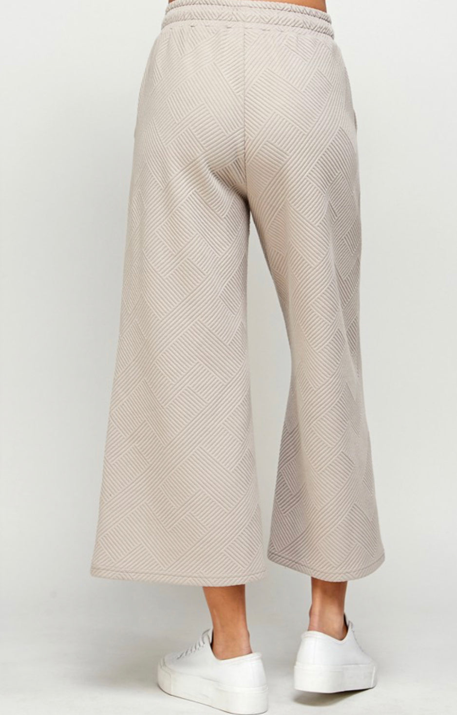 Textured Cropped Wide Oatmeal Pants