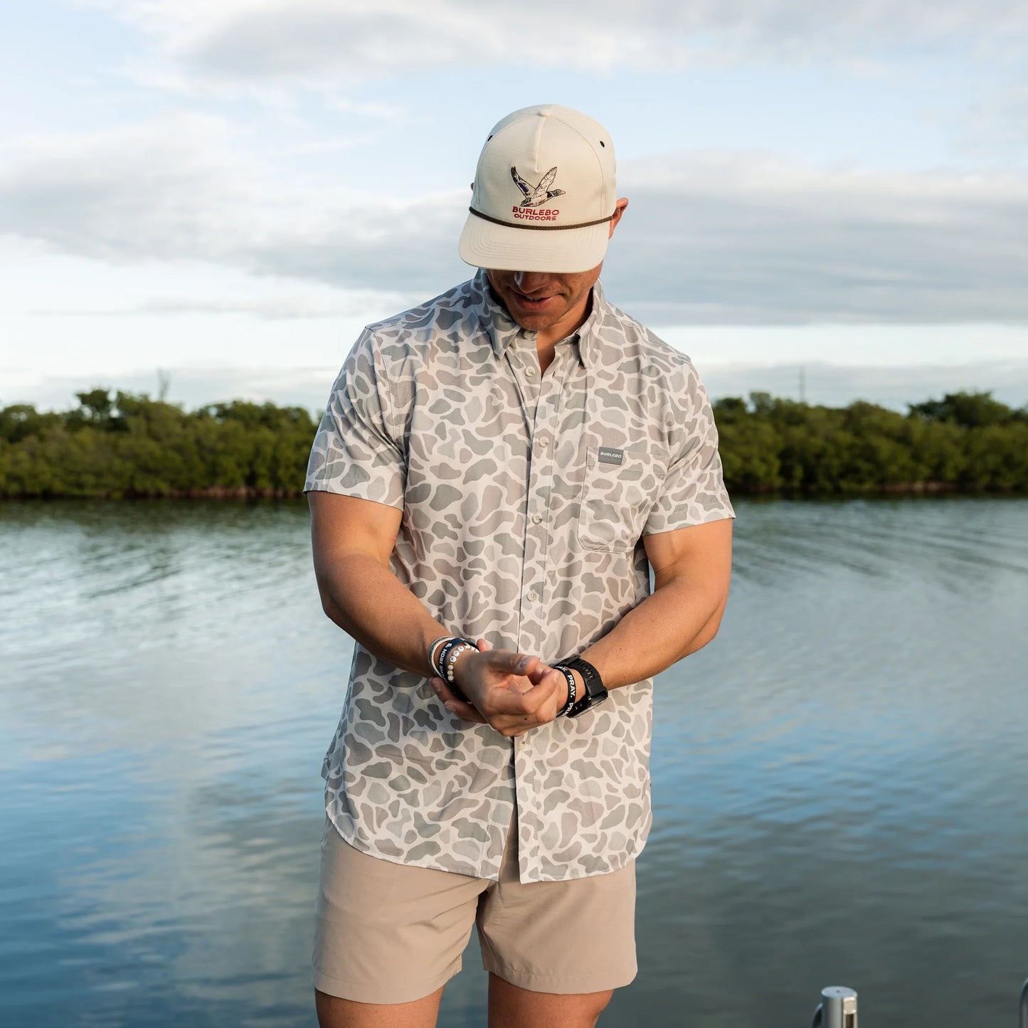 PERFORMANCE CLASSIC DEER CAMO BUTTON UP