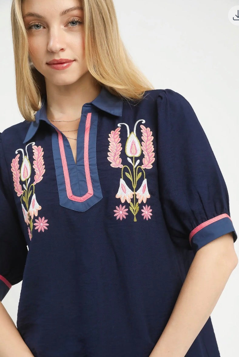 EMB CONTRAST NAVY TOP
