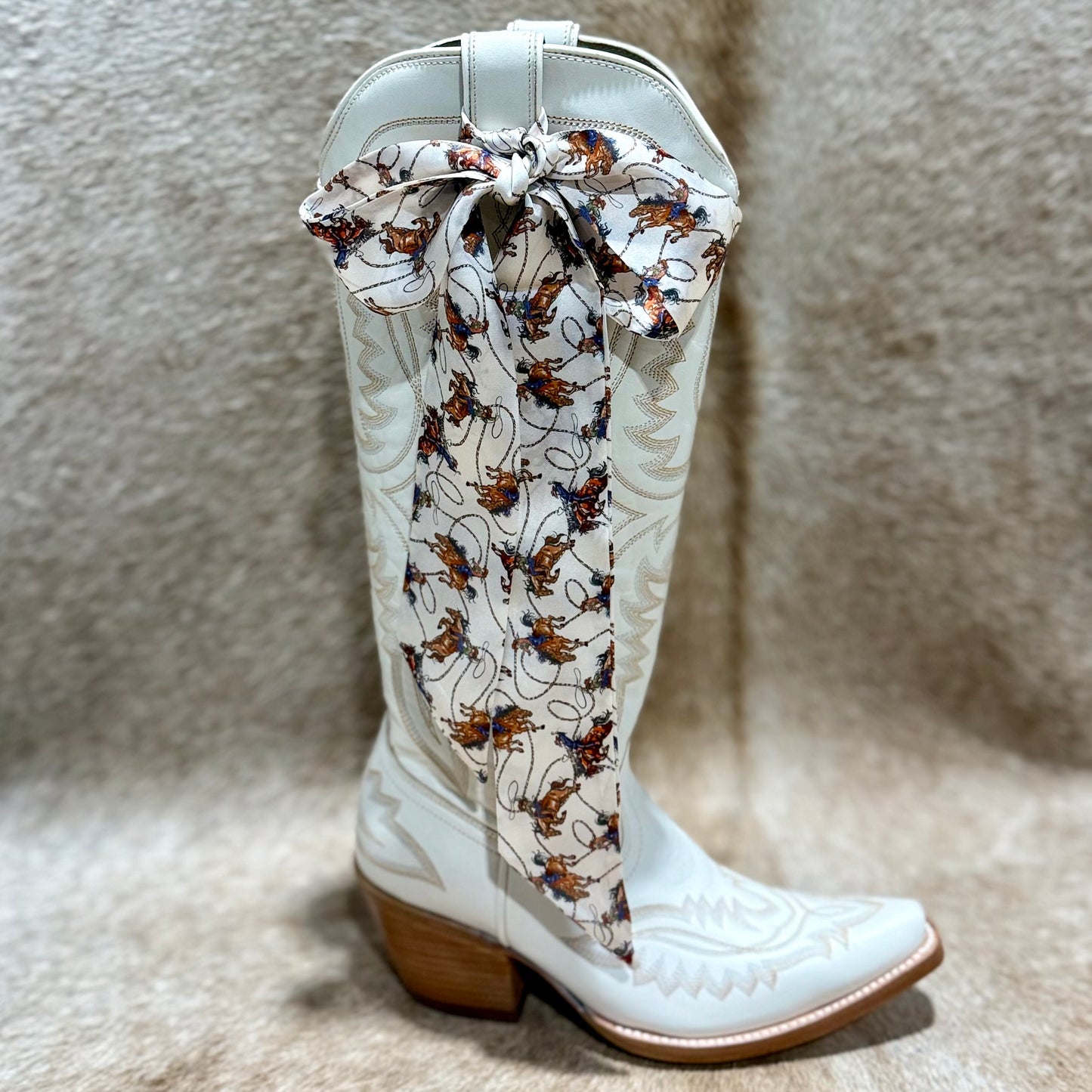 Cowgirls Bucking-Horse Twilly