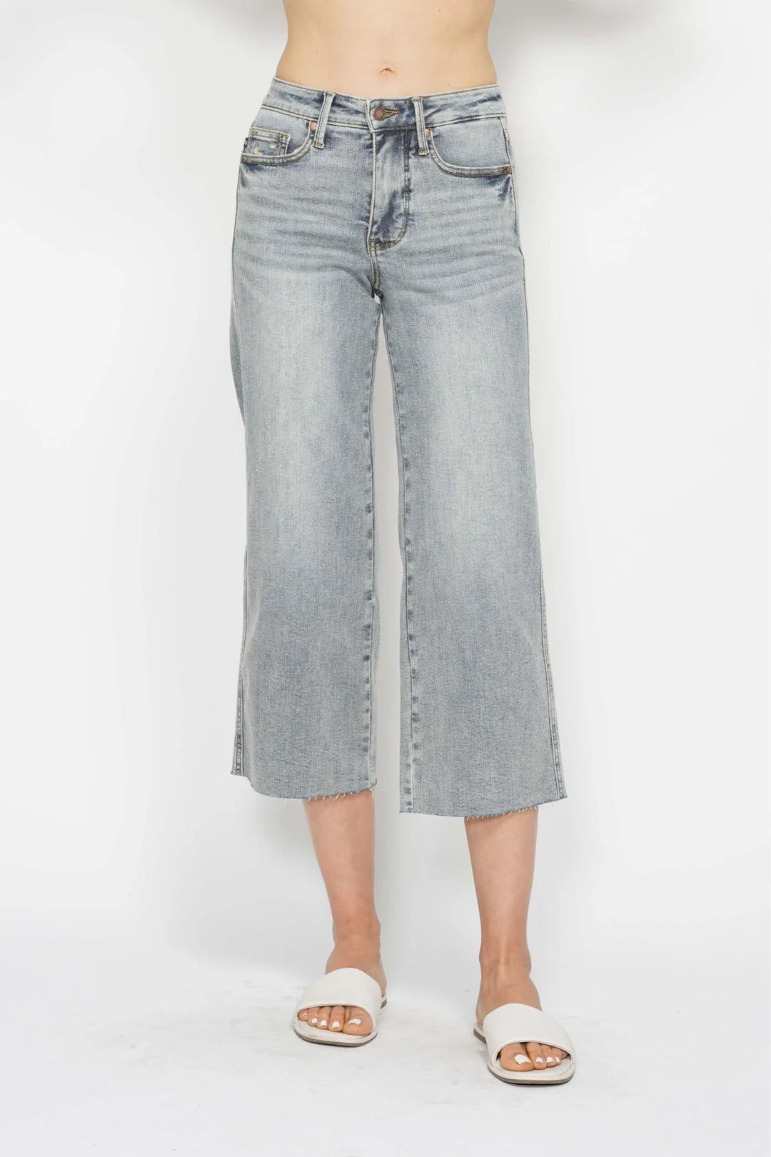 JUDY BLUE MID-RISE TUMMY CONTROL CROP JEAN