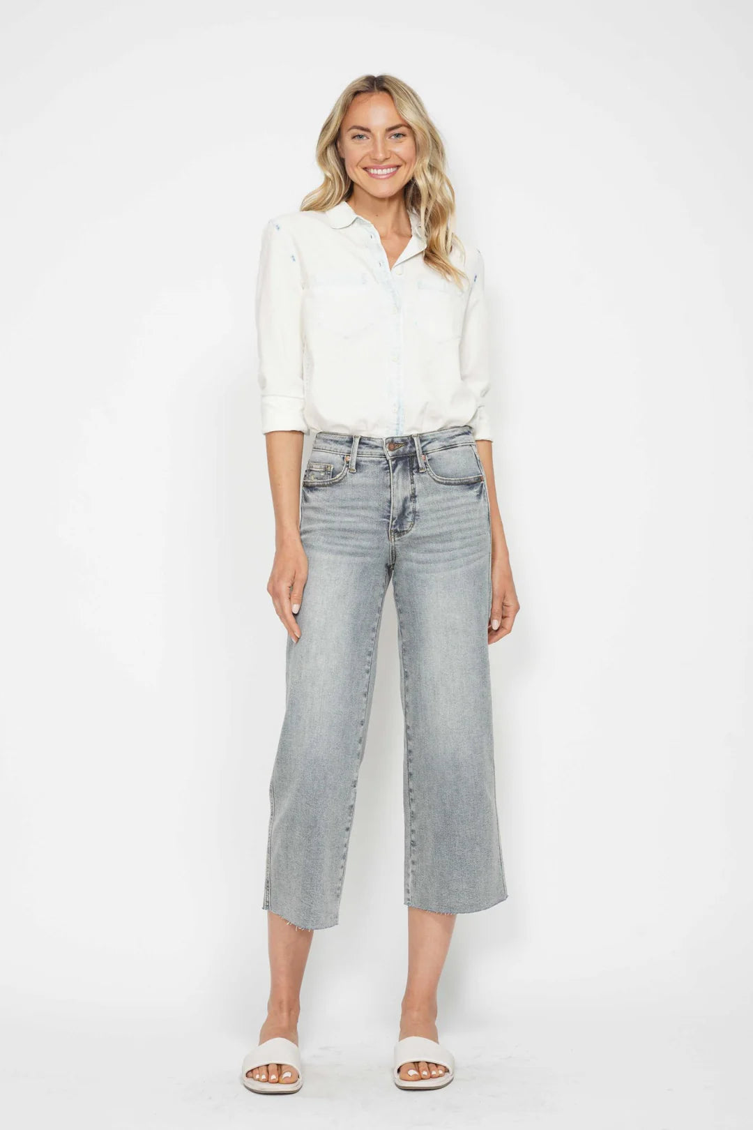 JUDY BLUE MID-RISE TUMMY CONTROL CROP JEAN