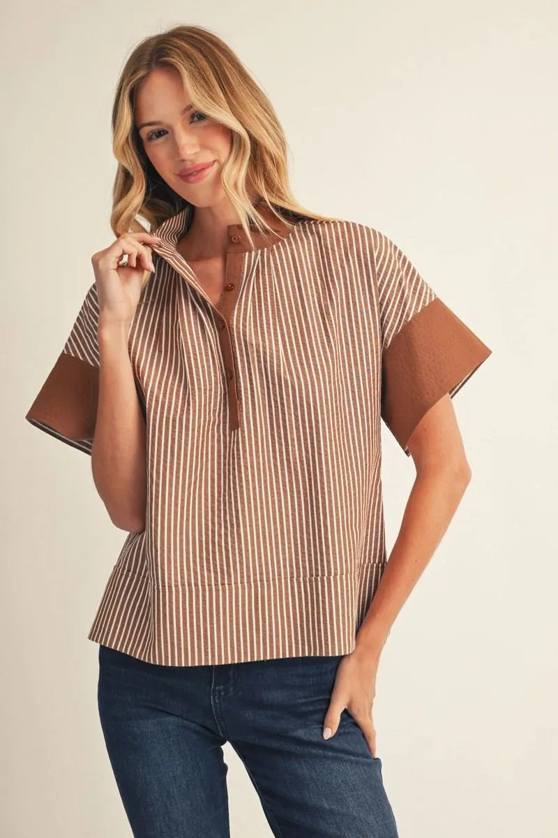 NECKLINE BROWN SS TOP