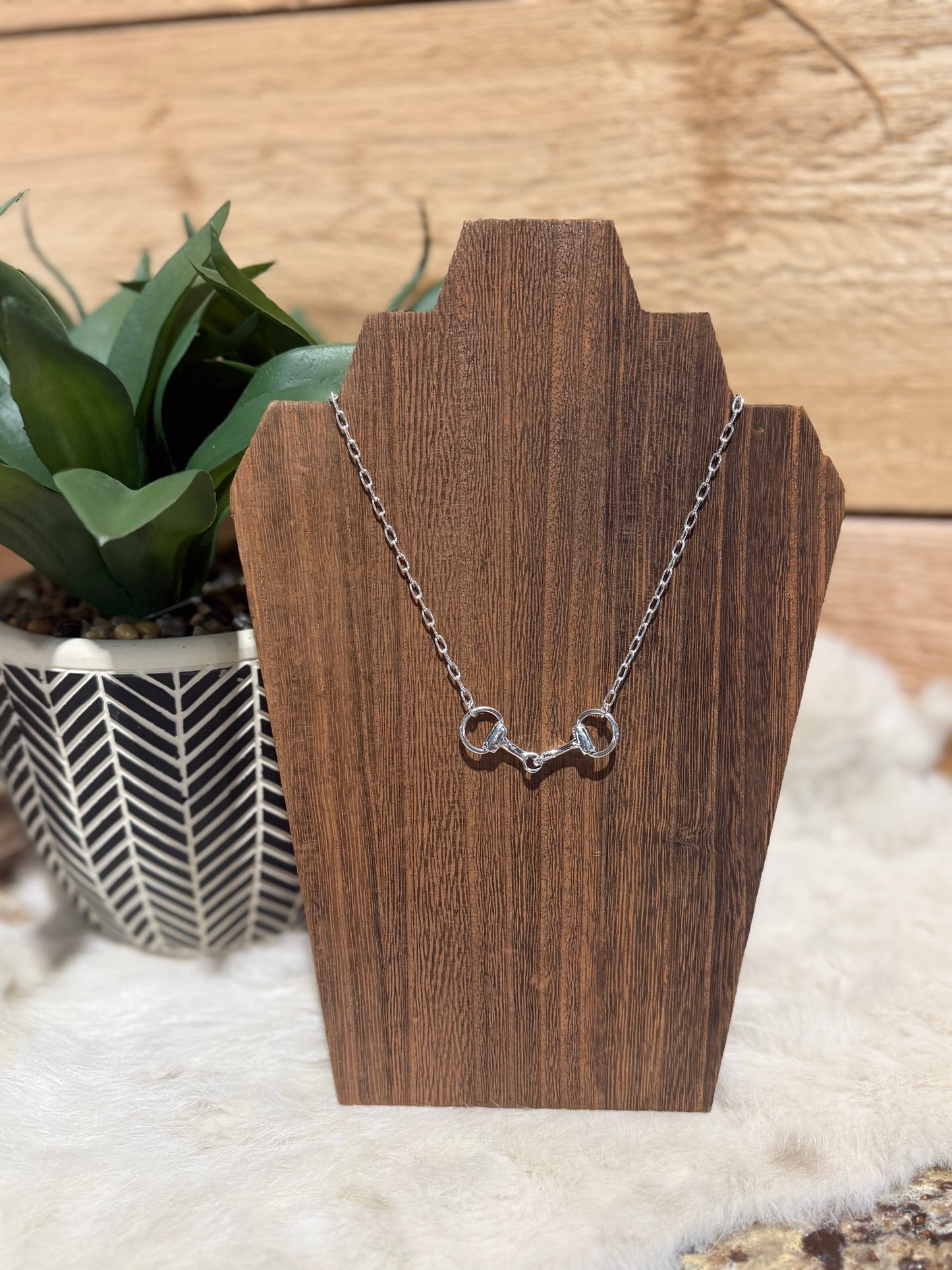 SNAFFLEBIT DAINTY NECKLACE