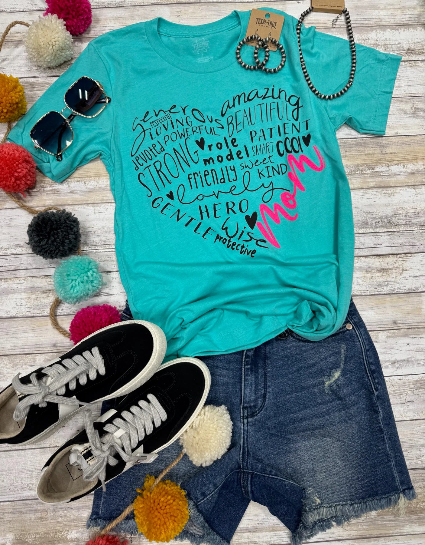 HEART OF MOM TEE