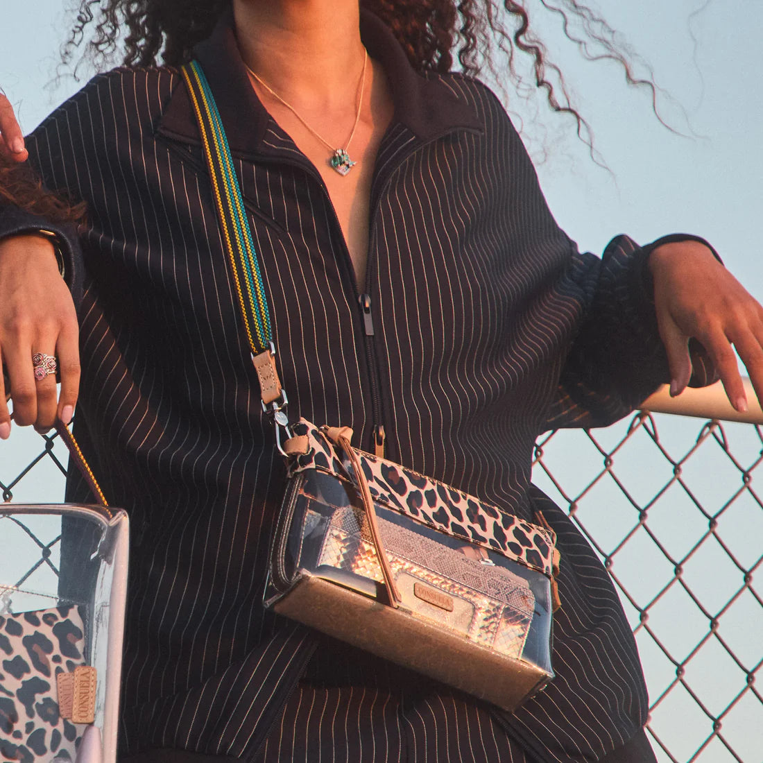 MONA CLEAR MIDTOWN CROSSBODY