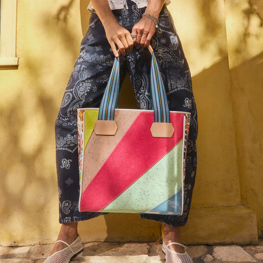 TILTED CLASSIC TOTE