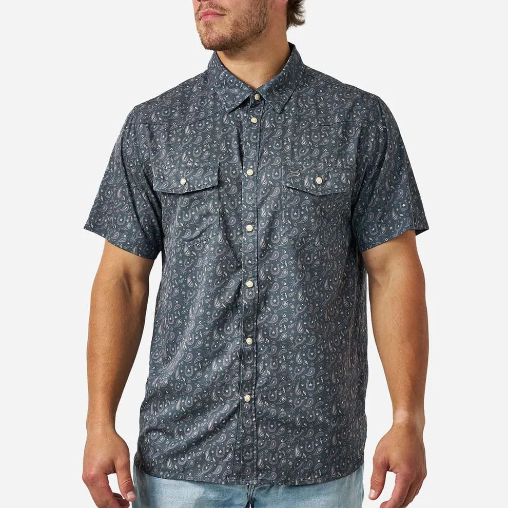PERFORMANCE WESTERN SHIRT PAISLEY SPURS