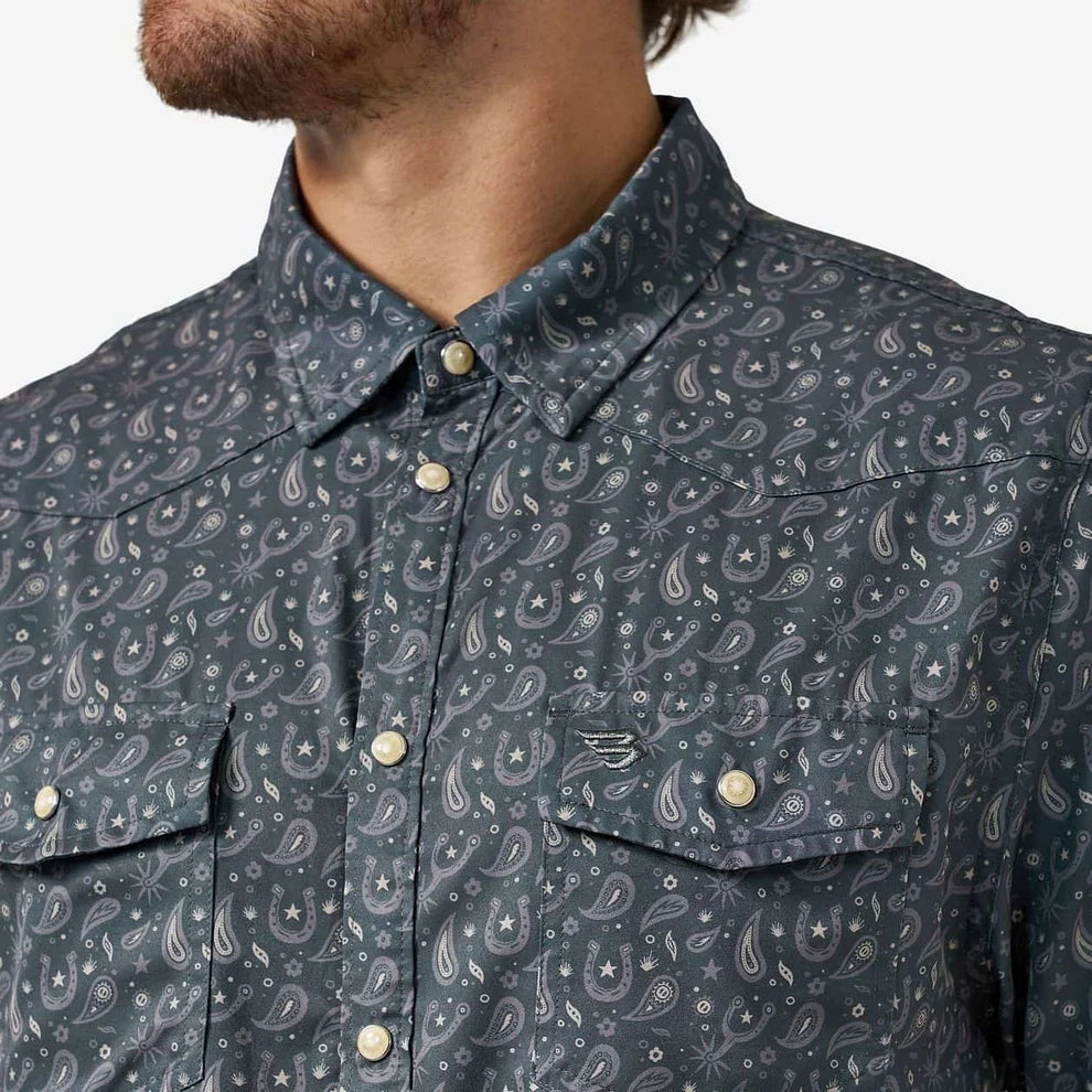PERFORMANCE WESTERN SHIRT PAISLEY SPURS