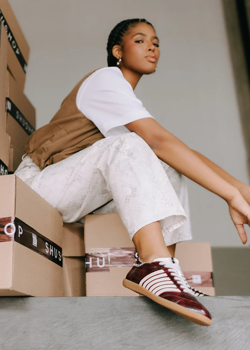 STELLA DARK RED SNEAKER