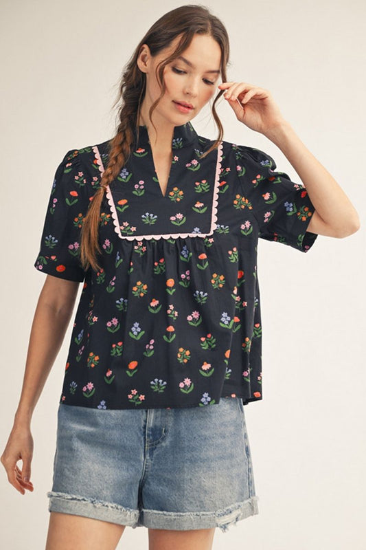 SCALLOP NECK BLACK TOP