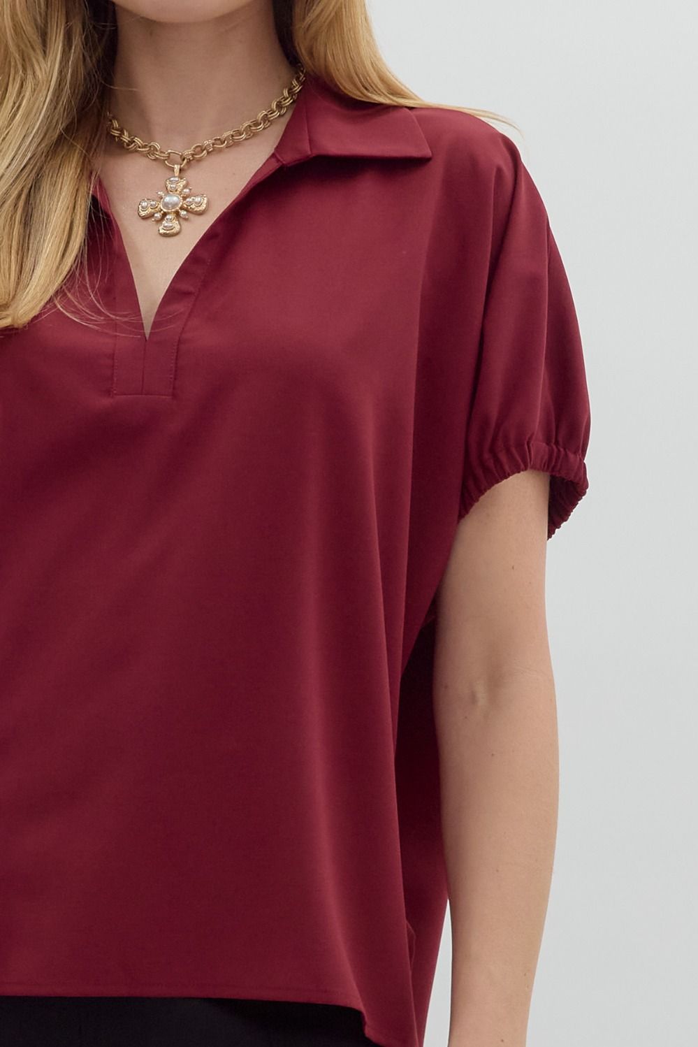 SPLIT COLLAR SLIT HEM TOP