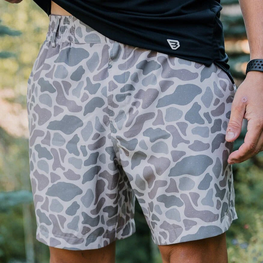 EVERYDAY SHORTS CLASSIC DEER CAMP - GREY