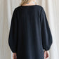 V-NECK BUBBLE SLEEVE BLACK TOP