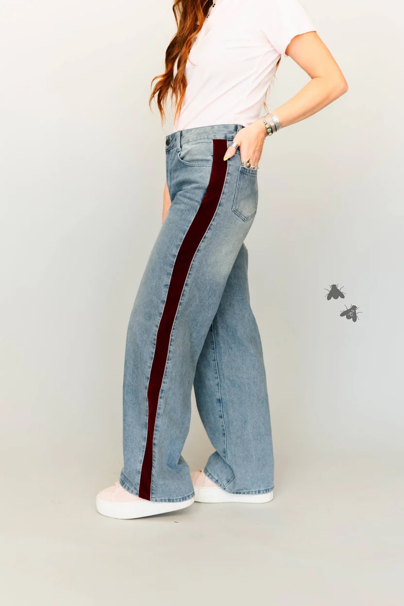 OUT OF LINE JEANS