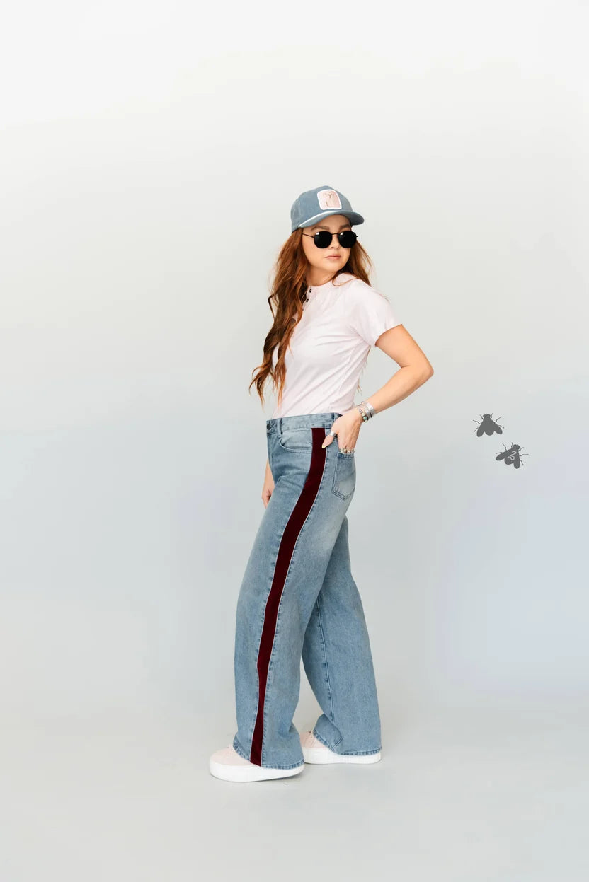 OUT OF LINE JEANS