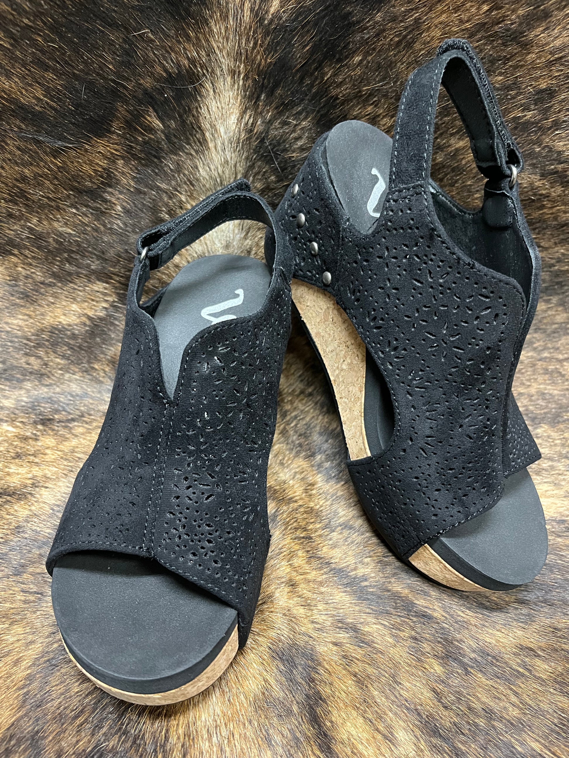 Very G Free Black Wedge Sandal – Stockman's Boutique