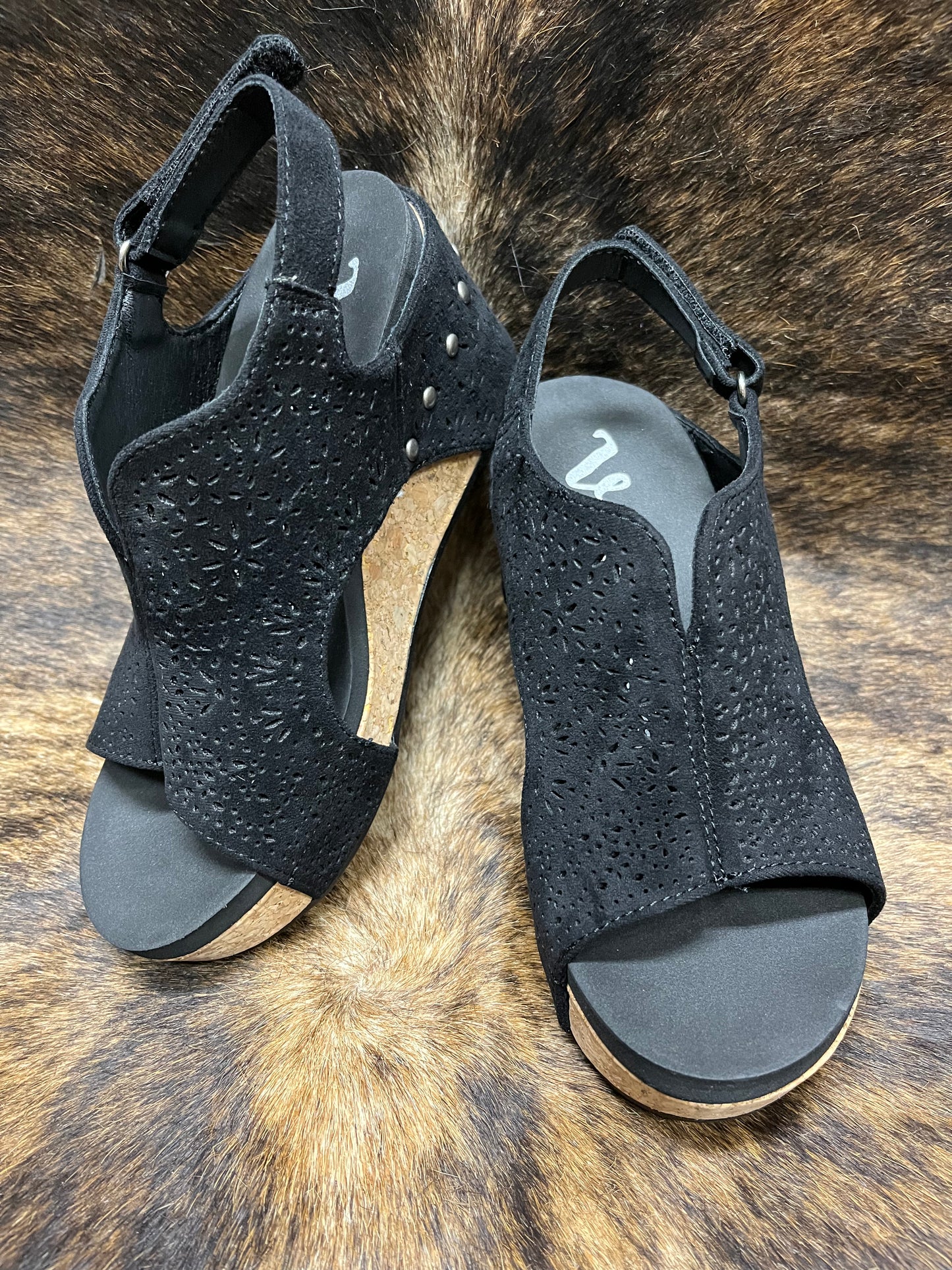 Very G Free Fly Black Wedge Sandal